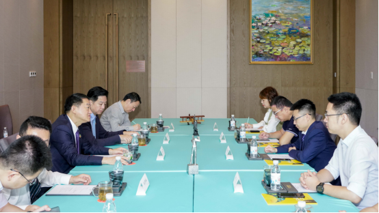 省尊龙凯时集团党委书记、董事长任丁与腾讯“王者荣耀”CTO邓君、腾讯大成网总裁郑亮座谈交流