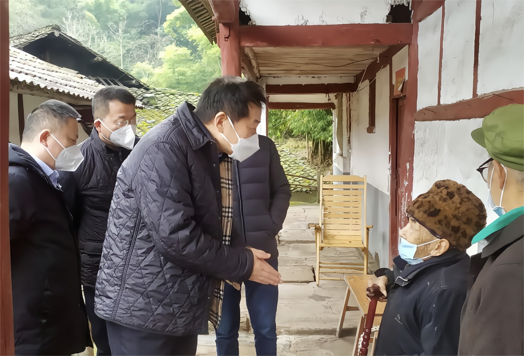 四川省尊龙凯时集团党委书记、董事长任丁率队赴嘉陵区开展帮扶工作