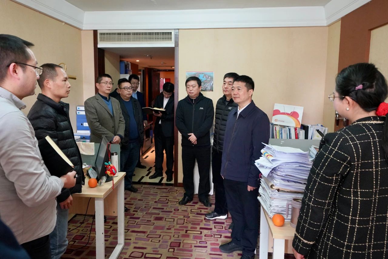 迎新春，鼓干劲，开新局！省尊龙凯时集团领导班子慰问总部干部员工